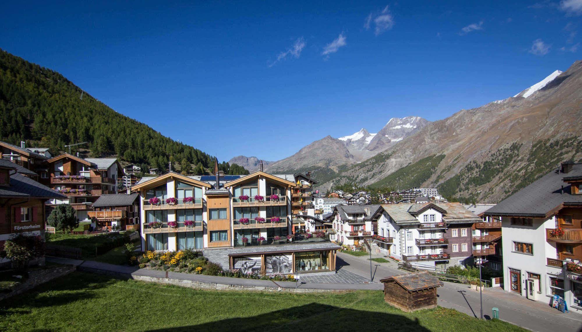 Bed and Breakfast Berghof Garni - The Dom Collection Saas-Fee Esterno foto