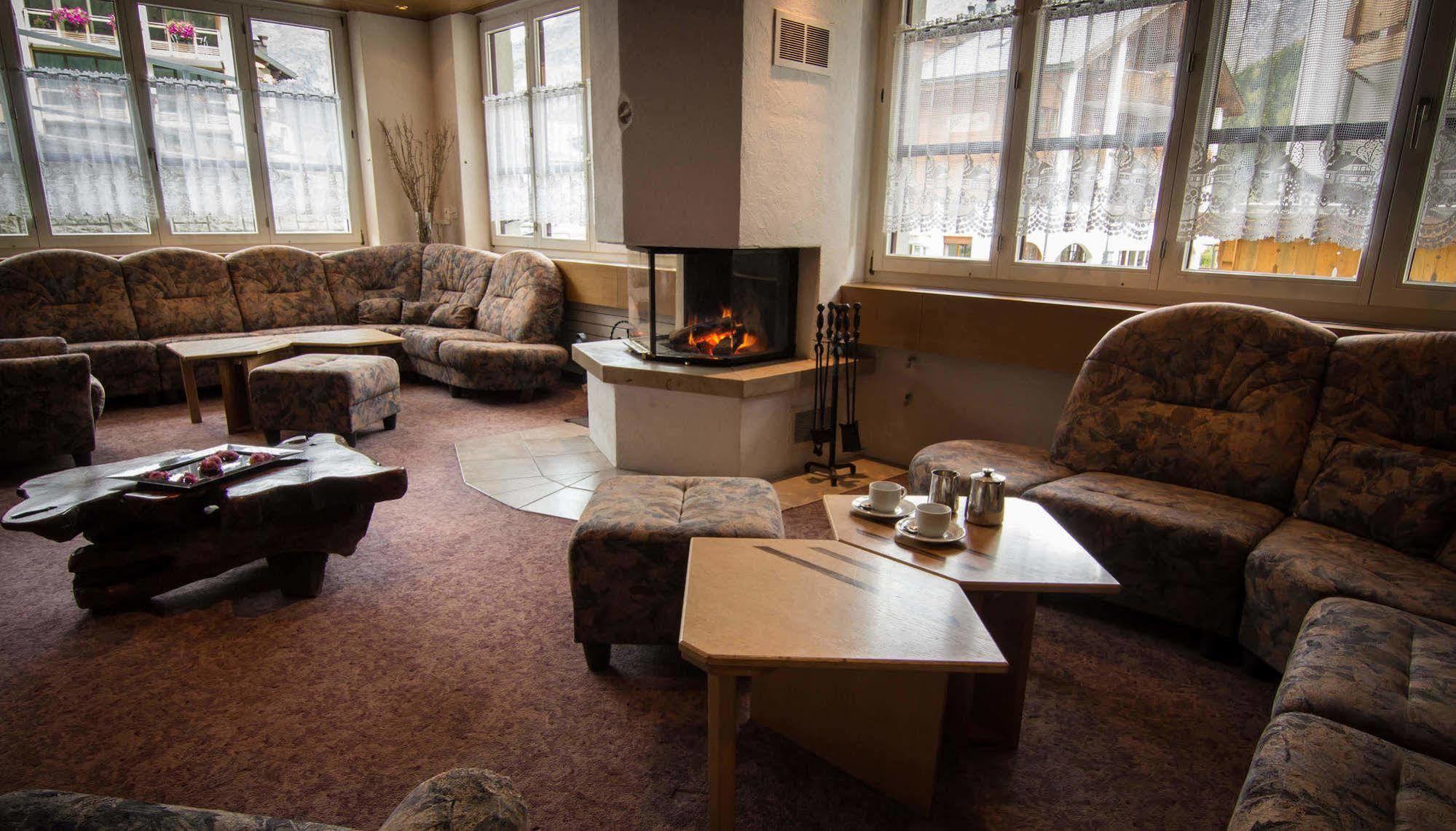 Bed and Breakfast Berghof Garni - The Dom Collection Saas-Fee Esterno foto