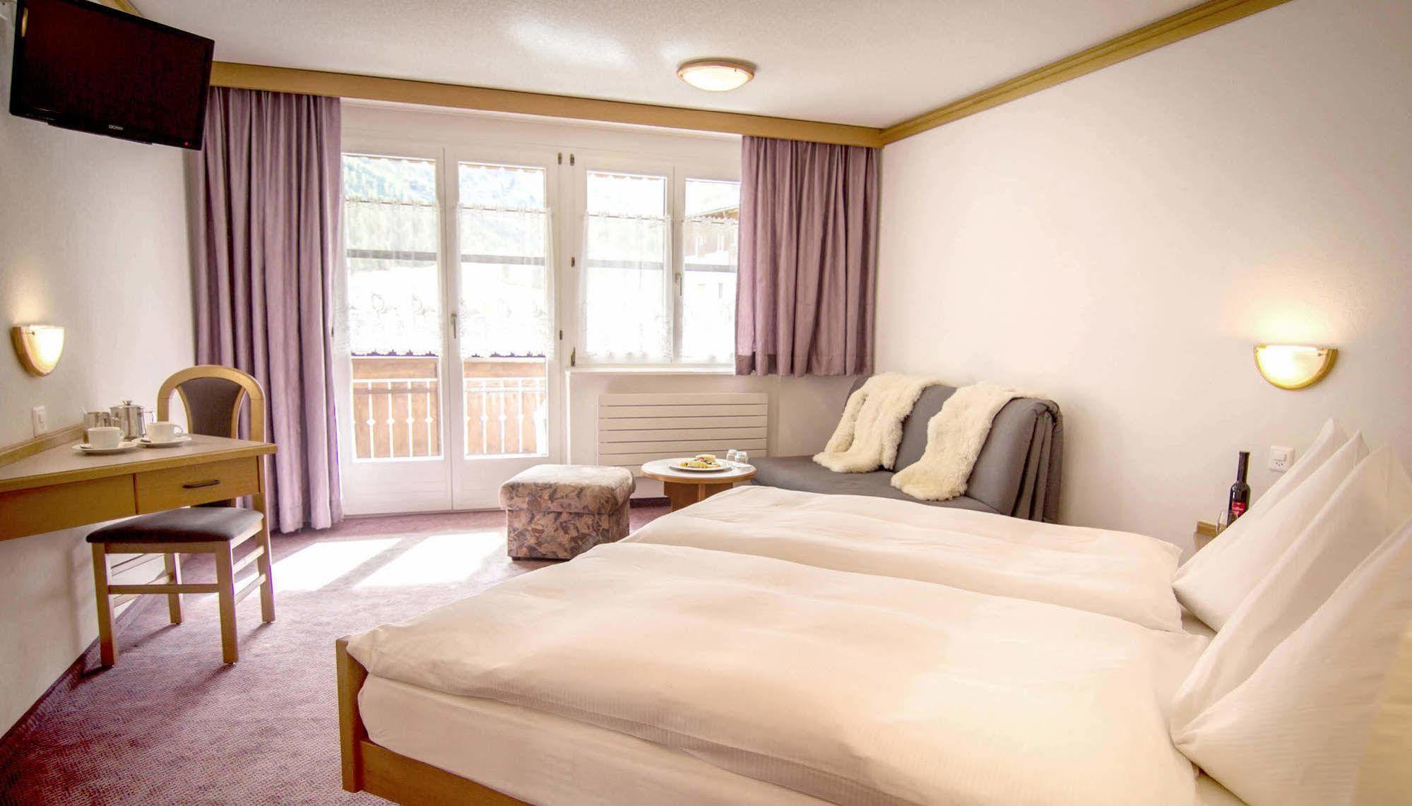 Bed and Breakfast Berghof Garni - The Dom Collection Saas-Fee Esterno foto