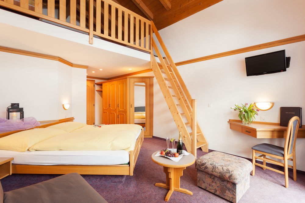Bed and Breakfast Berghof Garni - The Dom Collection Saas-Fee Esterno foto