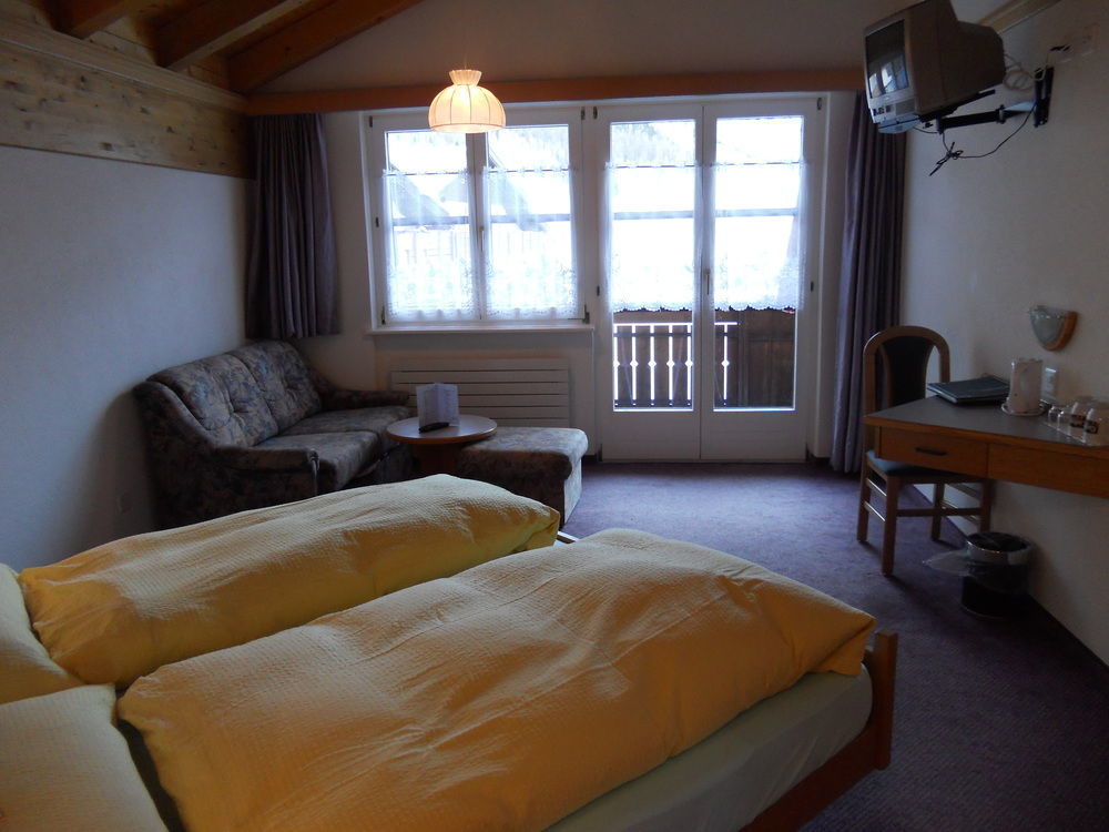 Bed and Breakfast Berghof Garni - The Dom Collection Saas-Fee Esterno foto